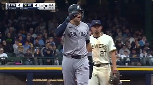 [Highlight] Aaron Judge throws up the oven mitt and blocks the Brewers double play attempt