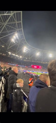Over 60,000 West Ham fans sing I’m for ever blowing bubbles vs Manchester City ￼