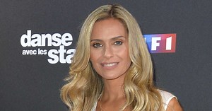 Clara Morgane nue et sensuelle sous un kimono ouvert... (Oulala !)
