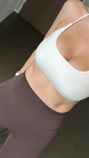 arianna on Instagram: "tried the @purty.body 🐫 proof g strings this week and it’s safe to say i’m never doing a workout without them again 🤭"