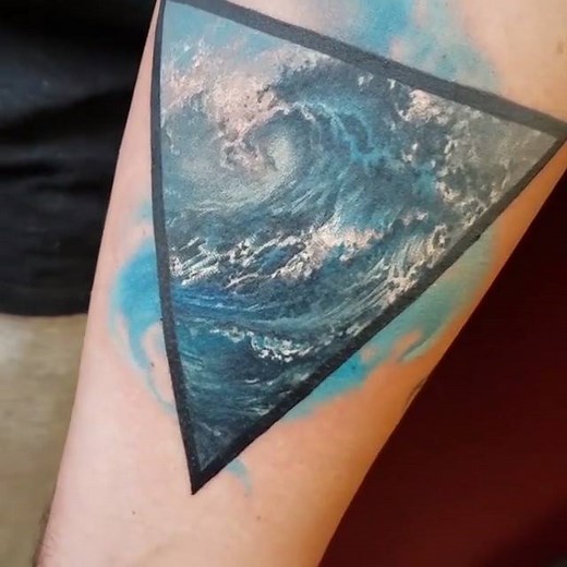 Tattoo made by Sarah Miller @sarahmillertattoo 🌊 #TATTOODO | Tattoodo