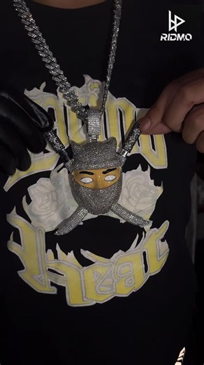 RIDMO STORE - Cubanas | Accesorios | Moda | Gafas| Joyas | ✨ Atención mi gente ✨ Llegó lo que todos estaban esperando… Ya tenemos disponible la cadena “Ninja” de YOVNGCHIMI 🔥💎 Este modelo es uno de... | Instagram