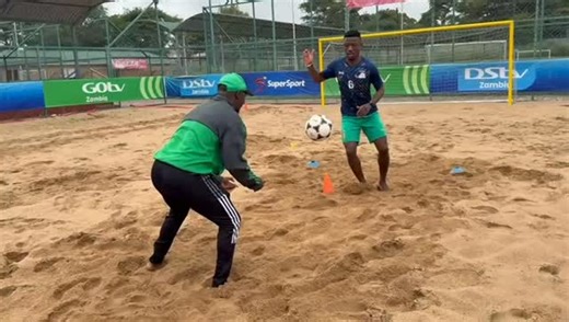 APETITO on Instagram: "Triangle movement pattern 🔺️ bounce back passes ⚽️ Core focus: Fitness sessions Obstacles Sandy (to be able to move quicker)"