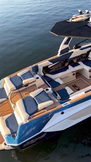 The good life on a #poweredbythebest Tige Boats 🤌😍 #indmar #indmarmarine #wakesurf #wakeboat #marine #engine #raptor #boating #poweredbythebest #raptorbyindmar #ford #fordperformance #bestmarineengine #wakesurfing #teamindmar | Indmar Marine Engines
