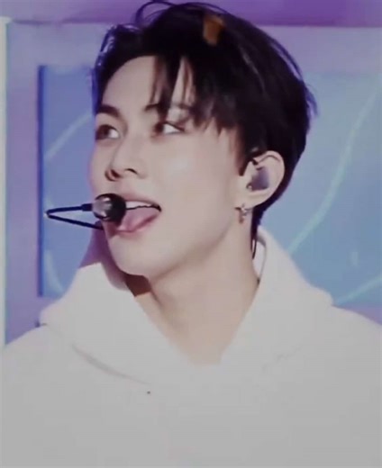 Discover Jungwon's Latin-Inspired Style in Stealer