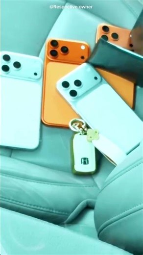 Boy Finds Hidden Key Trick to Unlock a Locked Honda Odyssey Full of iPhone 17 Pro Max #shortvideo