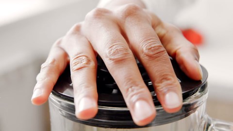 MasterChef Glass Blender for Shakes and Smoothies, Milkshake Maker, Frozen Drink & Margarita Machine, For Fruit Juice with Ice, Soup, Sauces, Food Puree etc, Stainless Steel Blades, 33oz, 400w, Black