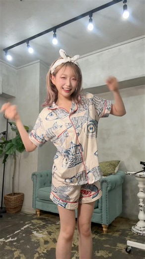 寝起きパジャマで、このダンス好きでしょ？🤤😏 着てる服はTEMU（ID: 27M2Q6X919 ）服の詳細はプロフ/概要欄へ👇