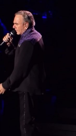 336K views · 15K reactions | Getting you through the week with Neil’s performance of “Play Me” from Hot August Night III in 2012 ❤️ ~Team Neil #PlayMe #HotAugustNight #NeilDiamond | Neil Diamond | Facebook