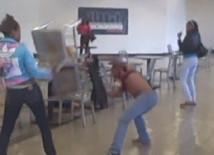 Daammnnn: Females From Atlanta Go Wrestle Mania Inside A Mall! (Bring Out The Chairs & Going At It)