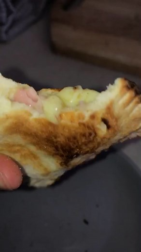 This tastes way better then a normal toastie 🥵🤩 #fyp #checkyourvibe #viral #4youpage #australia #foruyou