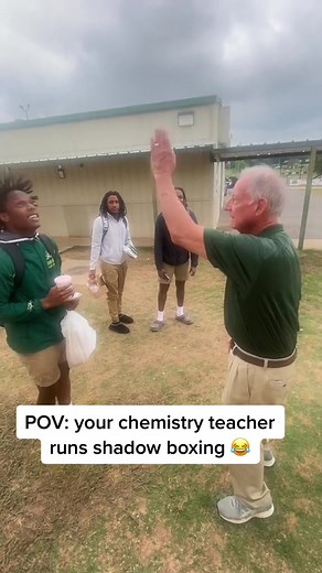 The #teacher was smooth with it 😮‍💨 (via @iiamtre___) #shadowboxing #highschool