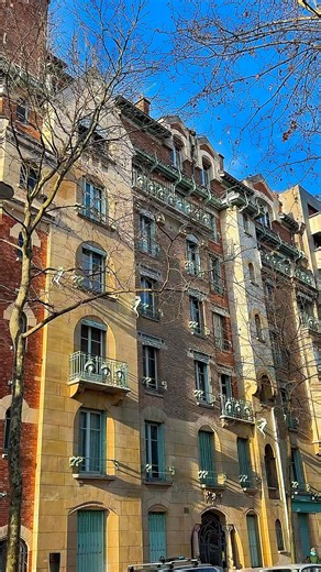 📍 The Castel Béranger is a residential building with thirty-six apartments located at 14 rue de la Fontaine in the 16th arrondissement of Paris. It was designed by the architect Hector Guimard, and built between 1895 and 1898. It was the first residence in Paris built in the style known as Art Nouveau 💙 #castelberanger #16arrondissement #paris #france | Suthaluck Vilaysuck