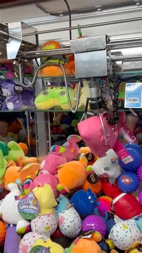 PINK Barbie Purse in the claw machine #barbie #pink #clawmachine
