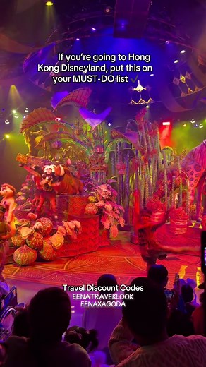 One of the BEST must-see shows in Hong Kong Disneyland! 🎭🦁 Festival of The Lion King brings Simba’s story to life with live music, stunning dances, acrobatics, and pure Disney magic in Adventureland’s Theater in the Wild. Don’t miss it! ✨ Book via Klook or Agoda and save on your trips! ✨ 🧡Klook – 5% OFF Code: EENATRAVELKLOOK (hotels & activities) 💙 Agoda – up to 10% OFF Code: EENAXAGODA (hotels) Code: EENACTIVITY (activities) #disneyland #hongkong #lionking #hongkongactivities