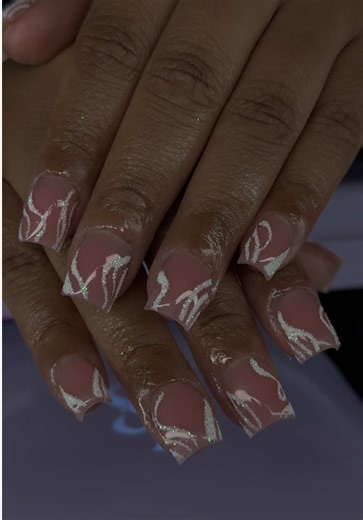 Shorties with glitter art work🤍 • • #glitter #nailart #shorties #simple #cute