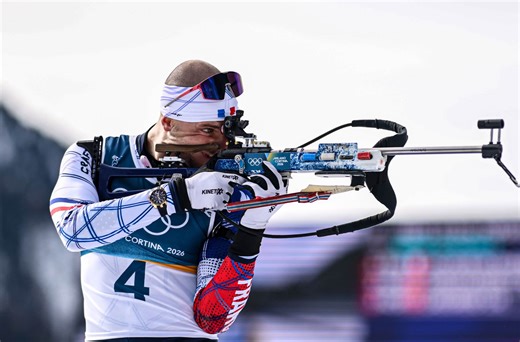 Biathlon : « Une belle erreur », la boulette d’Emilien Jacquelin qui disqualifie les Bleus du relais mixte simple à Otepaa