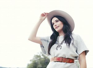 Kacey Musgraves “Follow Your Arrow” [Music Video & Lyrics]