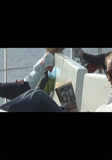 Exploring Anthony Bourdain's Kitchen Confidential Insights