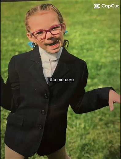 I have to stop spamming videos, ￼😒 #horse #littleme #mecore #memories #foxy ￼