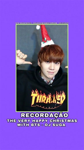 Bts Agustd on Instagram: "[RECORDAÇÃO🐱25/12/2025] Há 12 anos, em 24 de dezembro de 2013, Yoongi passou o Natal com o BTS no 'The Very Happy Christmas. Ele era tão jovem e doce, carregando aquela empolgação de quem inicia um sonho. ✨ Ele falou no vídeo: 🐱: "Foi no ano passado, quando caia a neve branca (Natal de 2012). Éramos sete trainee tristes e desanimados, vivendo apenas de gravações e ensaios de dança. Só comemos peito de frango na véspera de Natal. Este ano, em 2013, após nossa tão esper