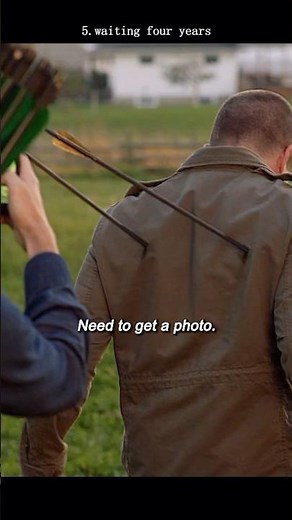 #movie Flash vs. Green Arrow: The Body-Swap Fight Scene You Need to See 🏹⚡