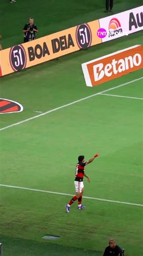 Paquetá knows what it's like to play in Flamengo's jersey! #shorts