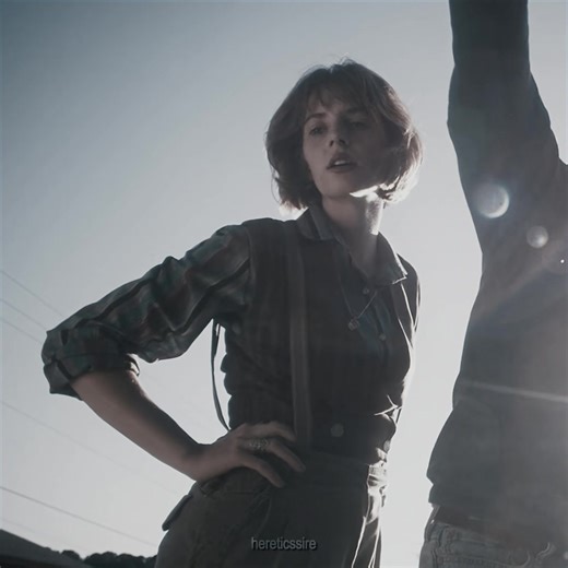 abt to throw my laptop out the window im having a crisis [cc: letharias - eps: cksscenes] #nancywheeler #robinbuckley #strangerthings #strangerthings5 #fyp