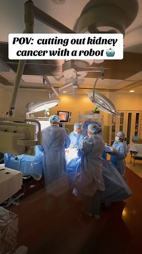 This is what i do for a living. I’m cutting out kidney cancer with a robot. I love my job #urology #doctor #surgery #robot #cancer #kidney #davinci #trending #videogames @PlayStation