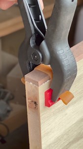 Tips using spring clamps and rubber bands #takuwoodcraft #woodworkingtips | ティーダブリューシーデザイン/TWCDesign | Facebook