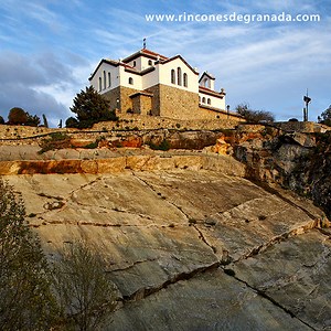 Ermita de los Tres Juanes en Atarfe: Un balcón sobre Sierra Elvira