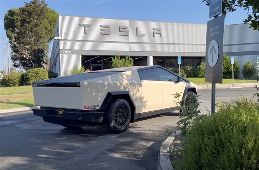 Things That Tesla Doesn't Tell You: Owners Brag and Complain About Their Cybertrucks