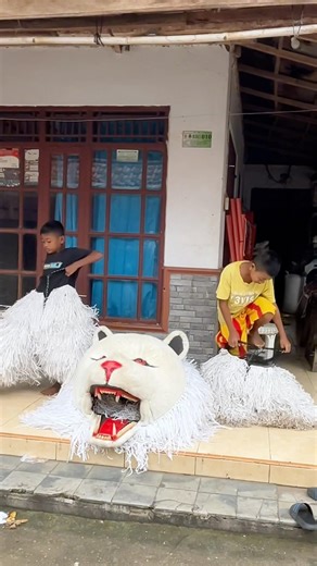 Tutorial memakai kostum macan ala bochil