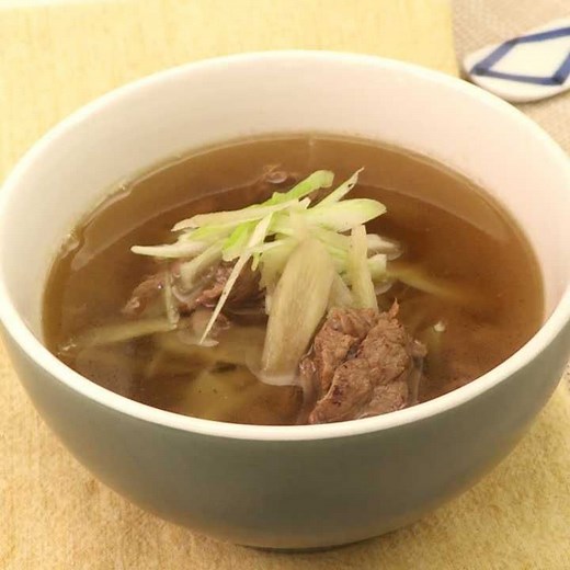 旨味たっぷり！ 肉ごぼうスープのレシピ動画・作り方 | デリッシュキッチン