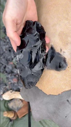 Making and using an Obsidian knife!