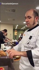 So schneidet man den Schinkenknochen richtig 🔪🇪🇸