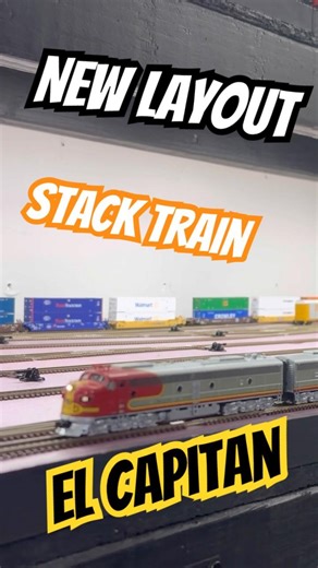 Santa FE stack train vs El Capitan passanger train #modeltrains #trains #railroad #railway #nscale
