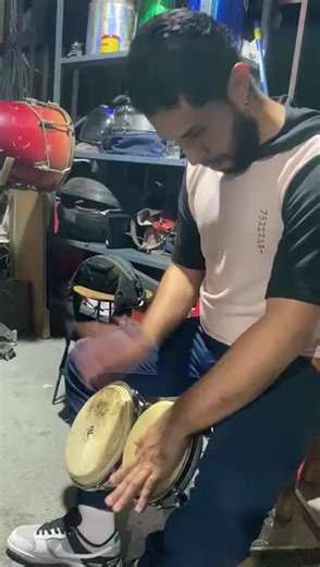 Clase de Bongo. . . #worldpercussion #bongo #class #musiclife #ifédrumsclass