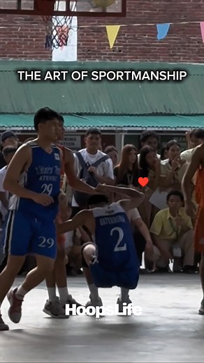 The Art of Sportmanship ♥️ #sportsmanship #schoolgame #fblifestyletyle #basketballgame #HoopsLife | Hoops Life
