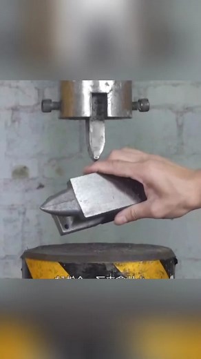 Hydraulic Press Experiment: Decompressing Metal Object