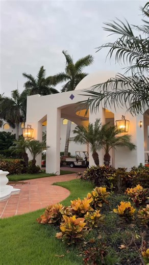 The Ultimate Beach BBQ in Anguilla - Lobster Beach BBQ at Aurora Anguilla😍 Experience Aurora Anguilla’s famous Lobster BBQ at C Level, one of the island’s most loved dining events. Set right on Rendezvous Bay, you can choose to dine on the shaded wooden deck or sink your toes into the sand with a table by the sea!🤩 With a live DJ setting the mood and the evening wrapping up around the fire pit with s’mores under the stars, this is a must-do culinary experience in Anguilla. It’s not hard to see