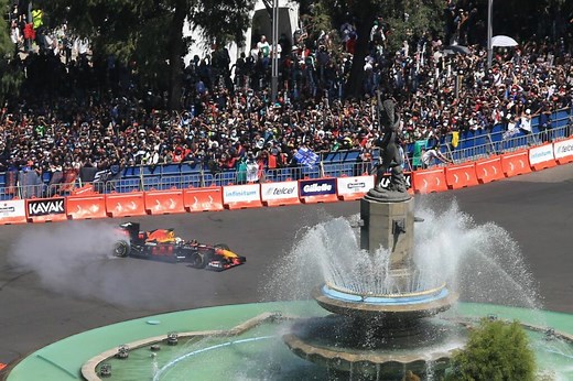 Métele nitro, Checo: fotos y videos del show de F1 en Reforma