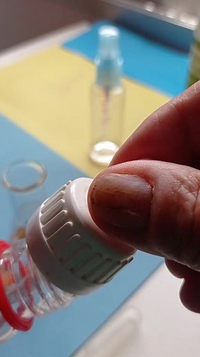 Reacción Química: FeSO4, H2O2, KNCS y AgNO3