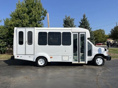 2017 Ford E-450 13 Passenger Shuttle Bus | eBay