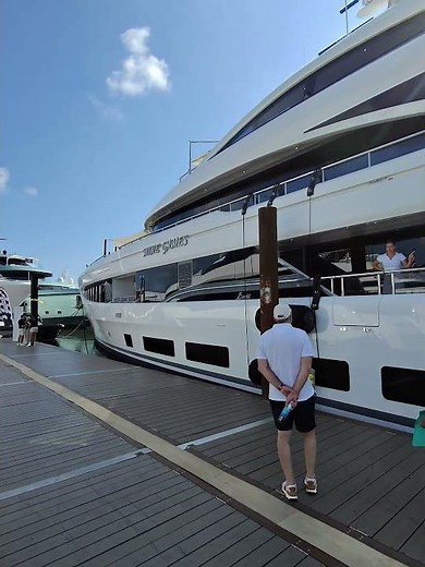 Palm Beach Boat Show – Benetti B.Now 50M Superyacht Spotlight | YachtBuying101.com