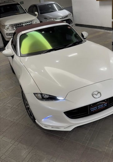 Mazda MX-5 2018 Limited Edition in Red and Brown