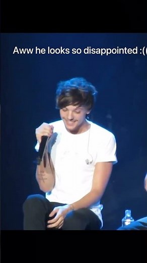 Sick Louis Tomlinson - Niall singing his part in Over Again 🥺