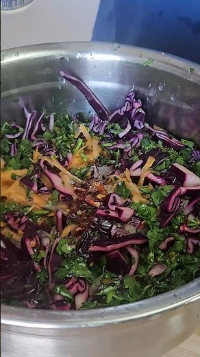 Nobody Puts Chilli Flakes in Slaw 🌶️