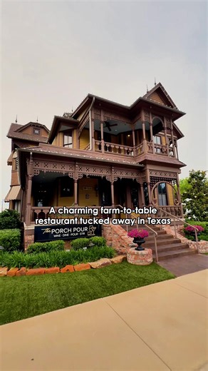 Just 30 mins from Dallas, we discovered the kind of place that feels straight out of a fairytale. The Porch Pour is tucked inside a beautifully restored 1893 Victorian home known as “The Pink Lady,” and the charm is unreal. Each space has its own personality. You can relax in the cozy Library Room or enjoy drinks on the stunning glass covered patio that feels perfect for slow conversations and long meals. The food is just as impressive. Their menu focuses on fresh farm to table dishes made with 
