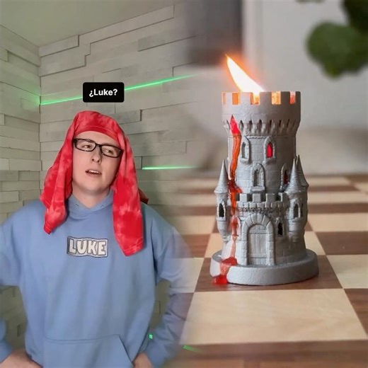 Mamá Adivina Palabra Escrita En La Mano de su Hijo Luke Davidson en Español